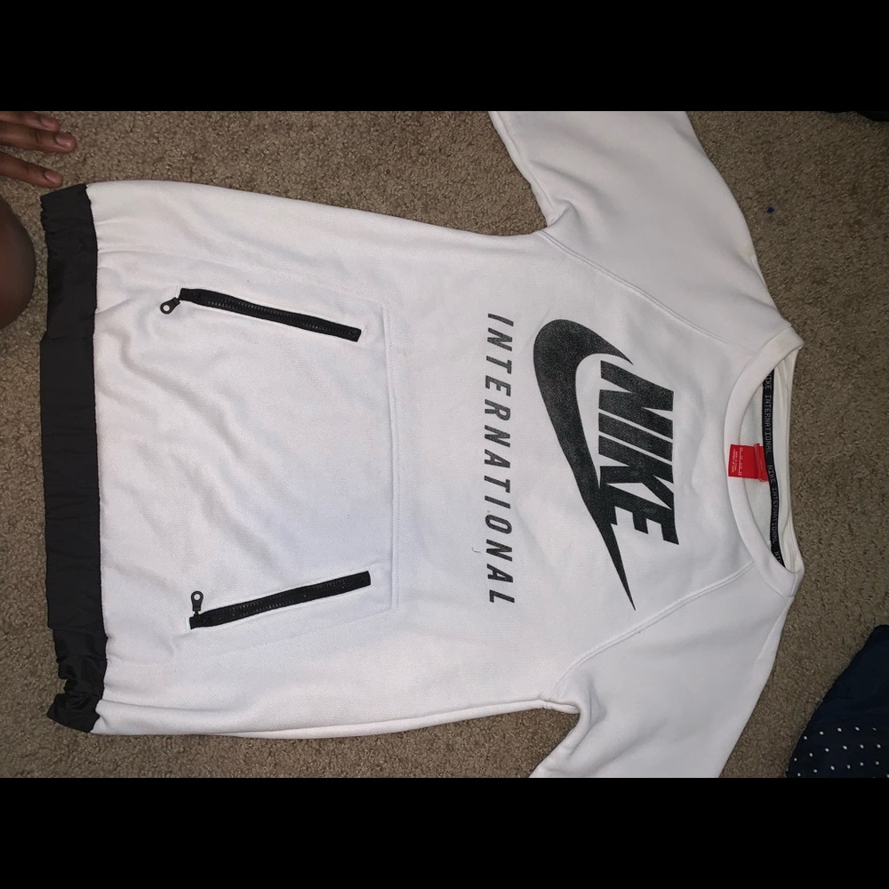 Nike top